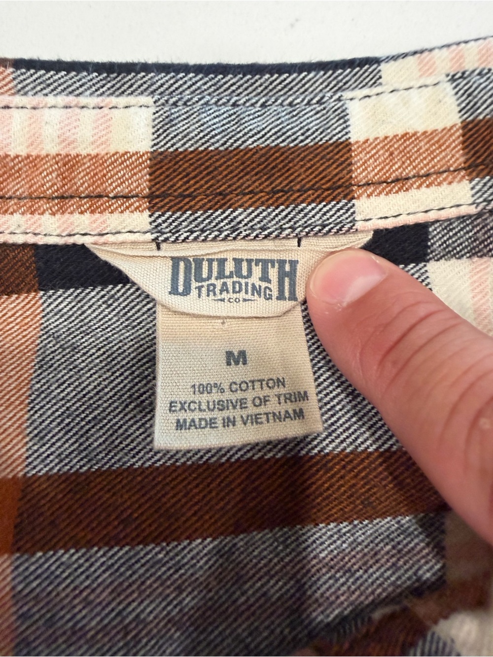Duluth Trading Co Wonen’s Plaid Button-Down Shirt - Medium - Picture 3 of 5